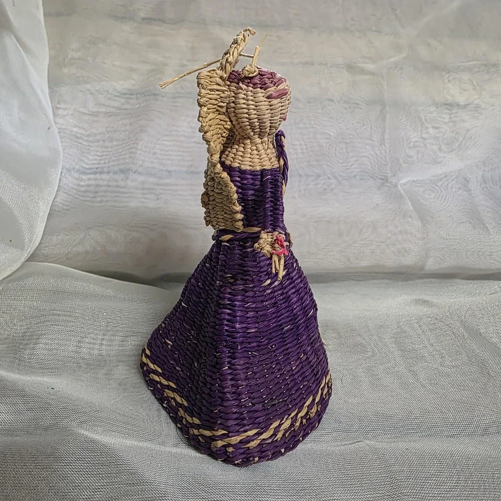 Handmade woven straw